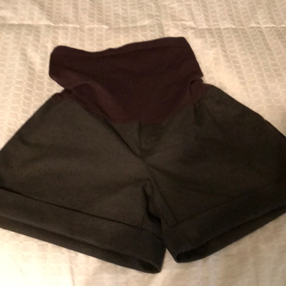 Motherhood Maternity SHORTS - size med
